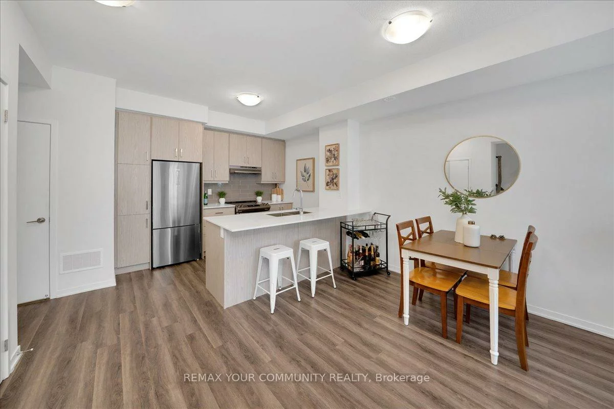 130, HONEYCRISP, Vaughan Corporate Centre, Vaughan