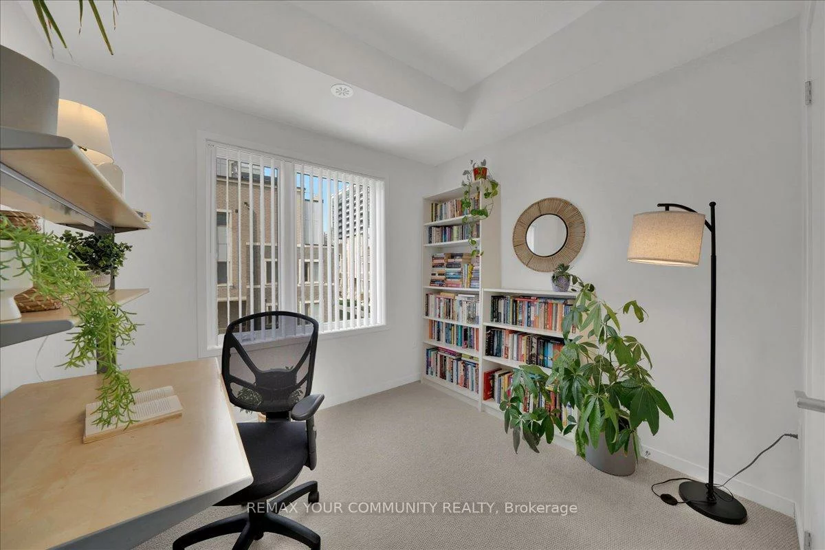 130, HONEYCRISP, Vaughan Corporate Centre, Vaughan
