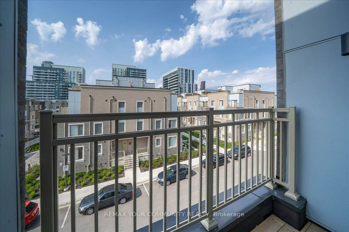 130, HONEYCRISP, Vaughan Corporate Centre, Vaughan