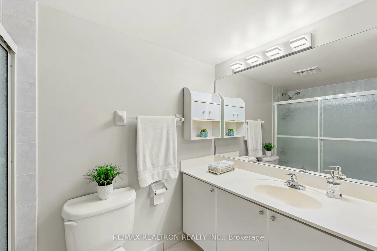 5, Emerald, Crestwood-Springfarm-Yorkhill, Vaughan