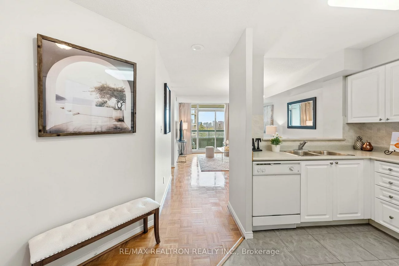 5, Emerald, Crestwood-Springfarm-Yorkhill, Vaughan