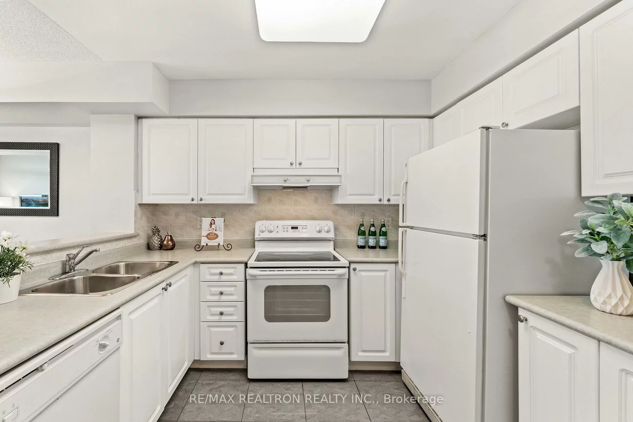 5, Emerald, Crestwood-Springfarm-Yorkhill, Vaughan