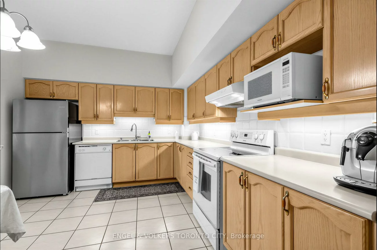 2506, Rutherford, Maple, Vaughan