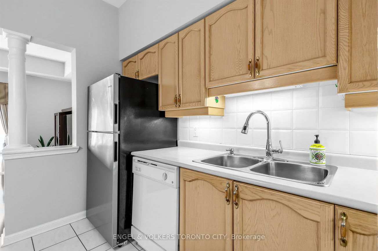 2506, Rutherford, Maple, Vaughan