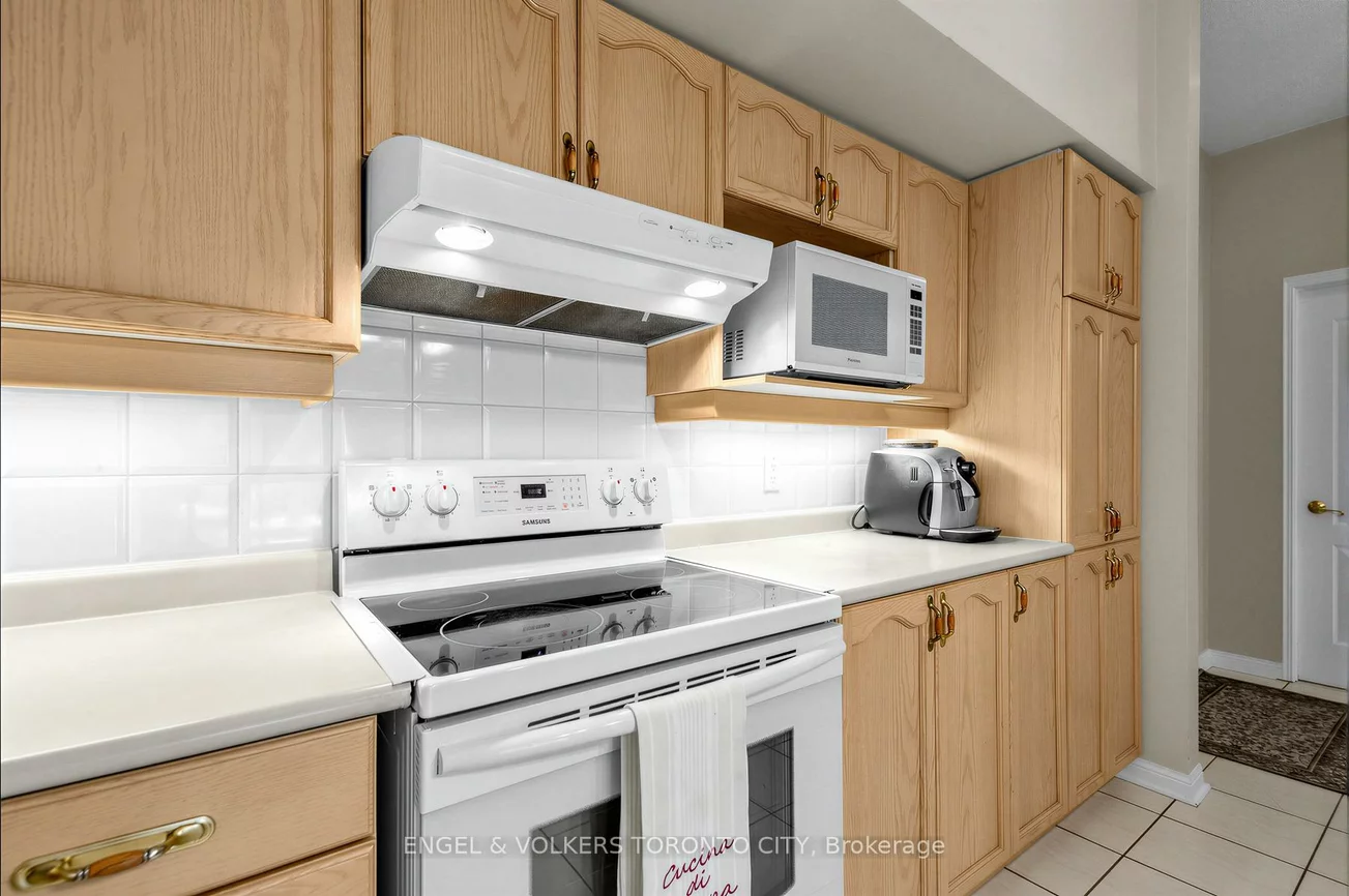 2506, Rutherford, Maple, Vaughan