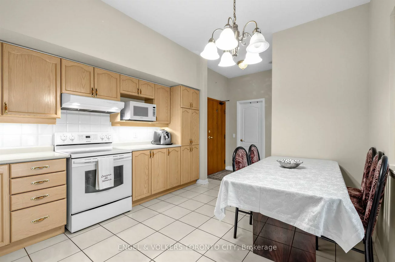 2506, Rutherford, Maple, Vaughan