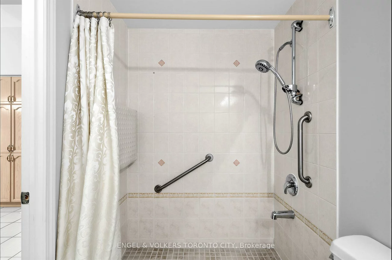 2506, Rutherford, Maple, Vaughan