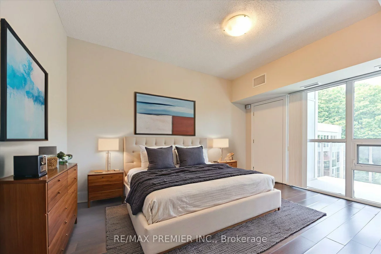 8302, Islington, Islington Woods, Vaughan