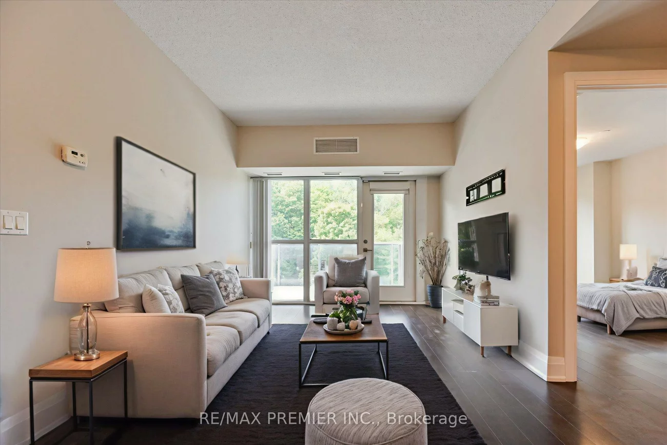 8302, Islington, Islington Woods, Vaughan