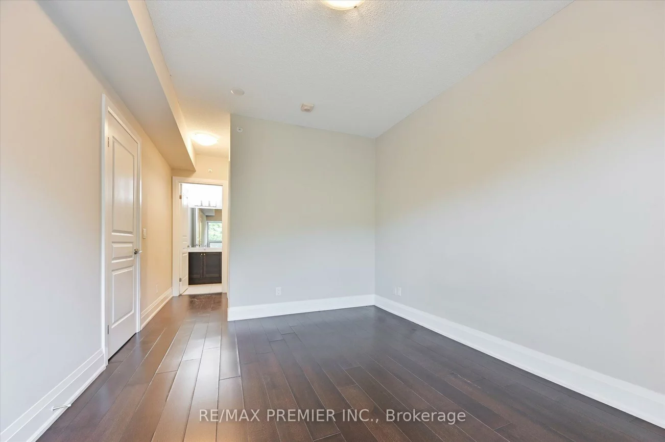 8302, Islington, Islington Woods, Vaughan