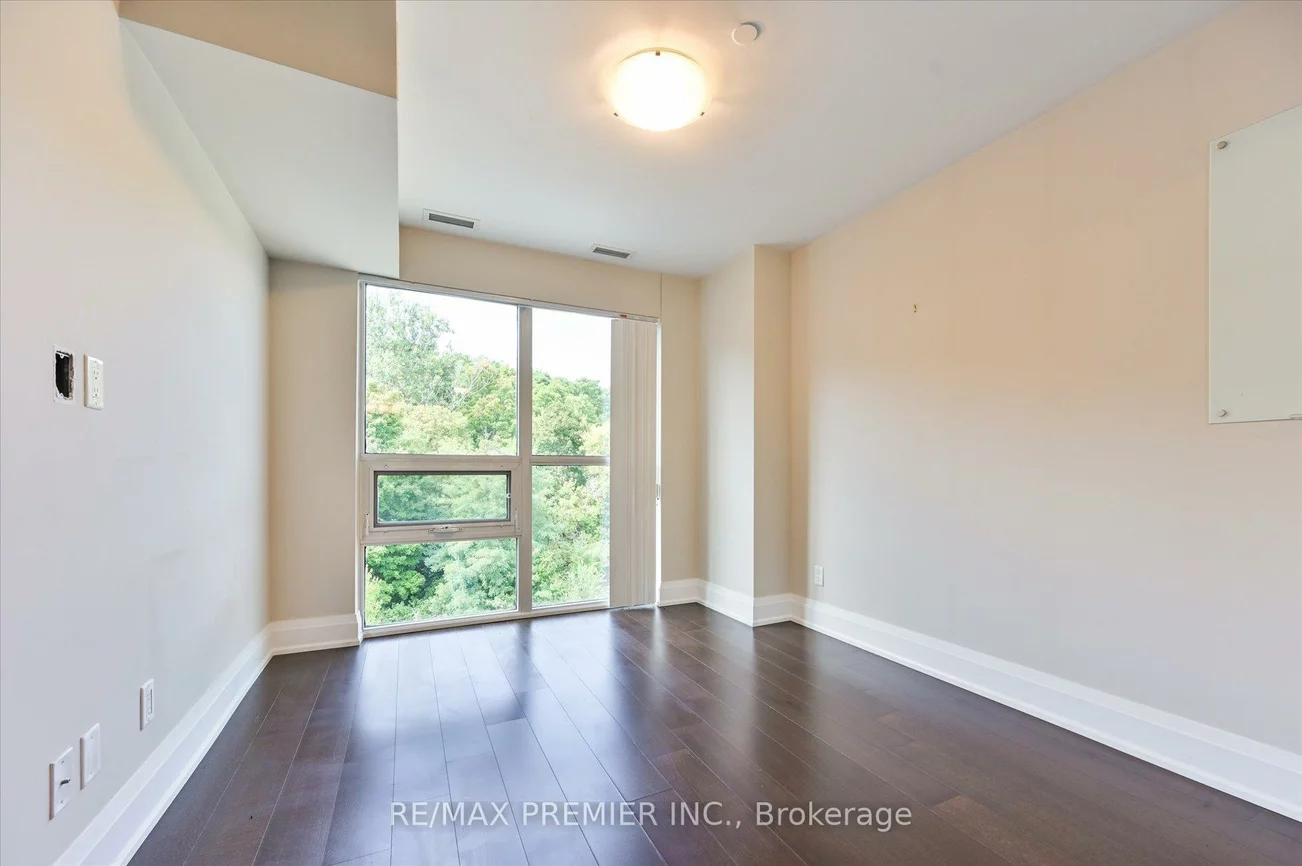 8302, Islington, Islington Woods, Vaughan