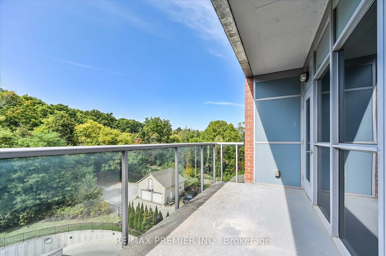 8302, Islington, Islington Woods, Vaughan