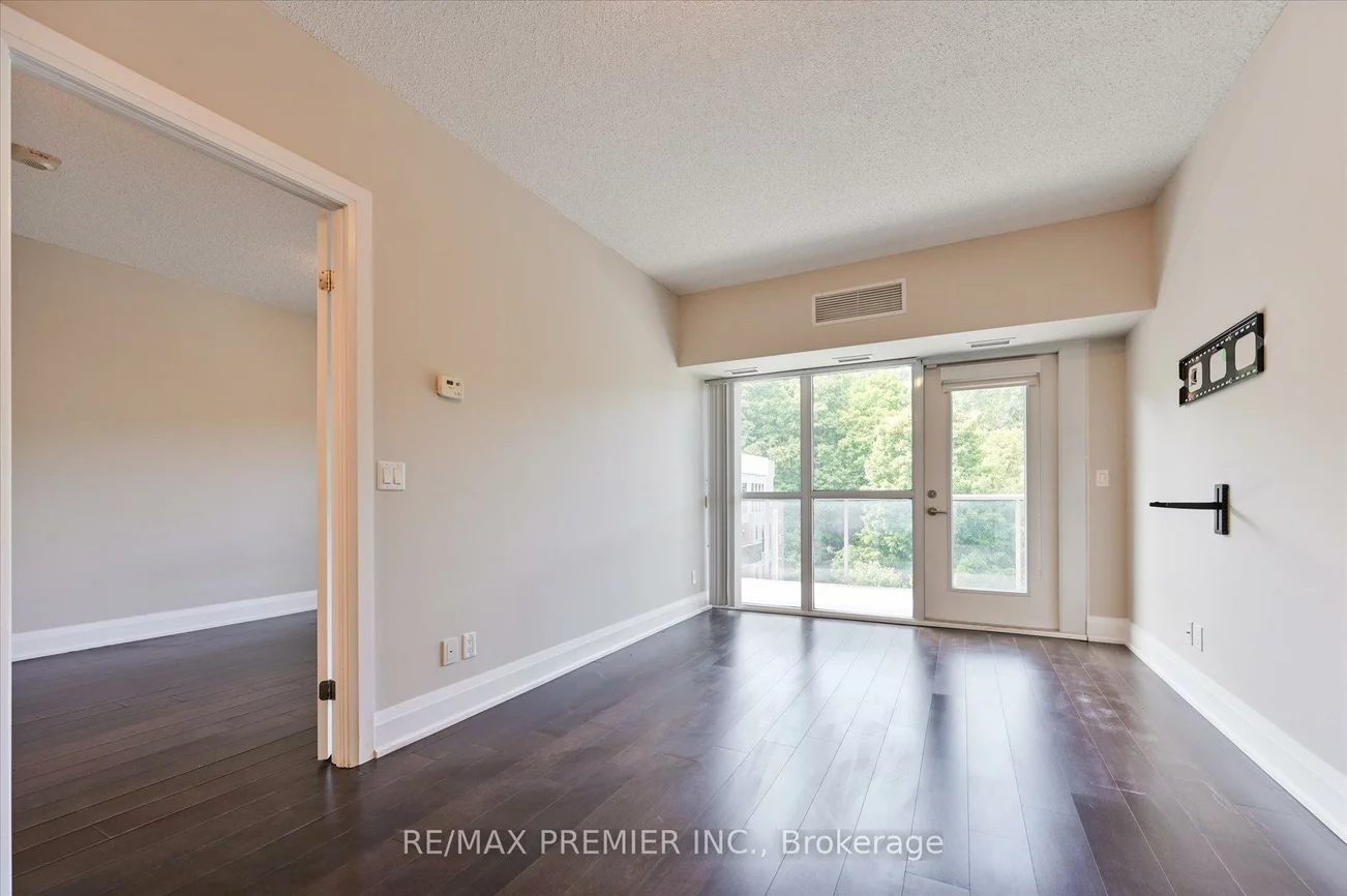 8302, Islington, Islington Woods, Vaughan