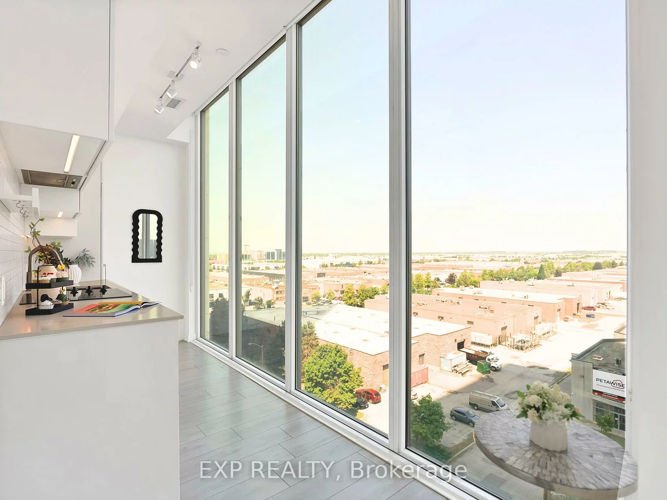 950, Portage, Vaughan Corporate Centre, Vaughan