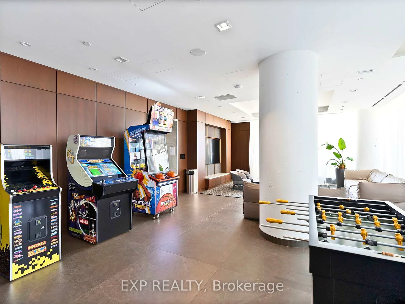 950, Portage, Vaughan Corporate Centre, Vaughan