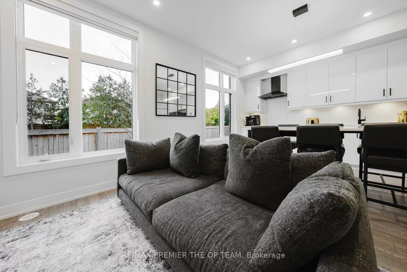 9580, Islington, Sonoma Heights, Vaughan