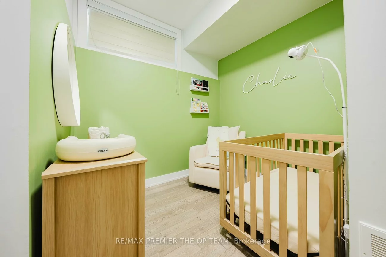9580, Islington, Sonoma Heights, Vaughan