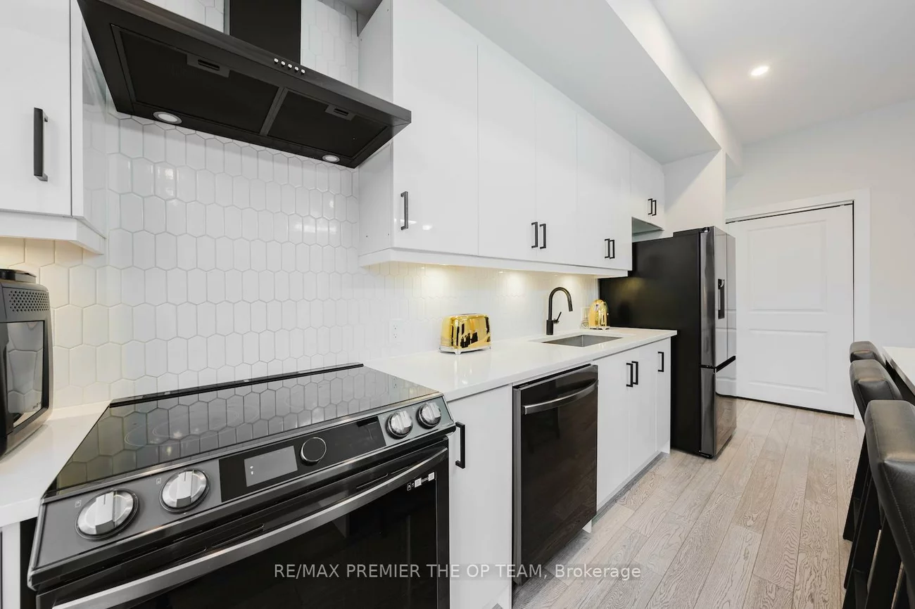9580, Islington, Sonoma Heights, Vaughan