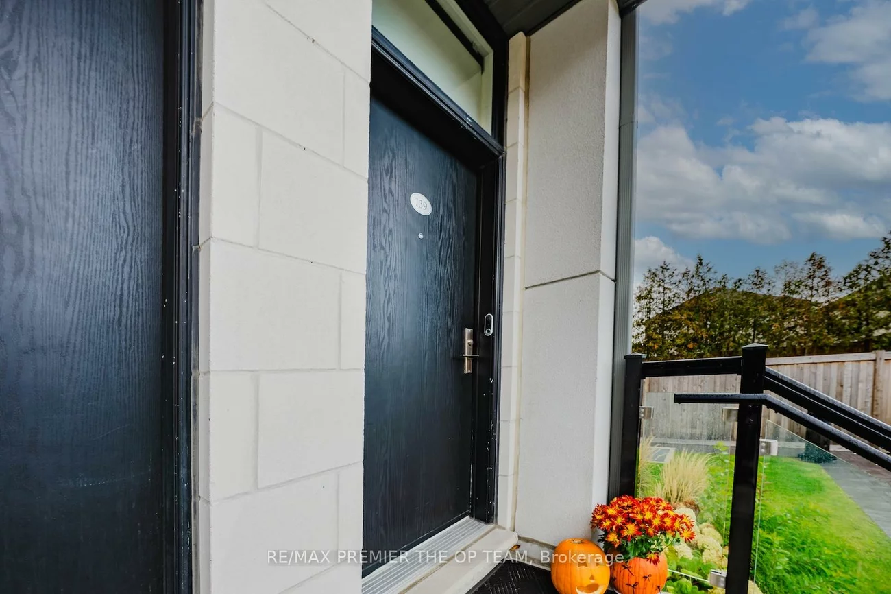 9580, Islington, Sonoma Heights, Vaughan