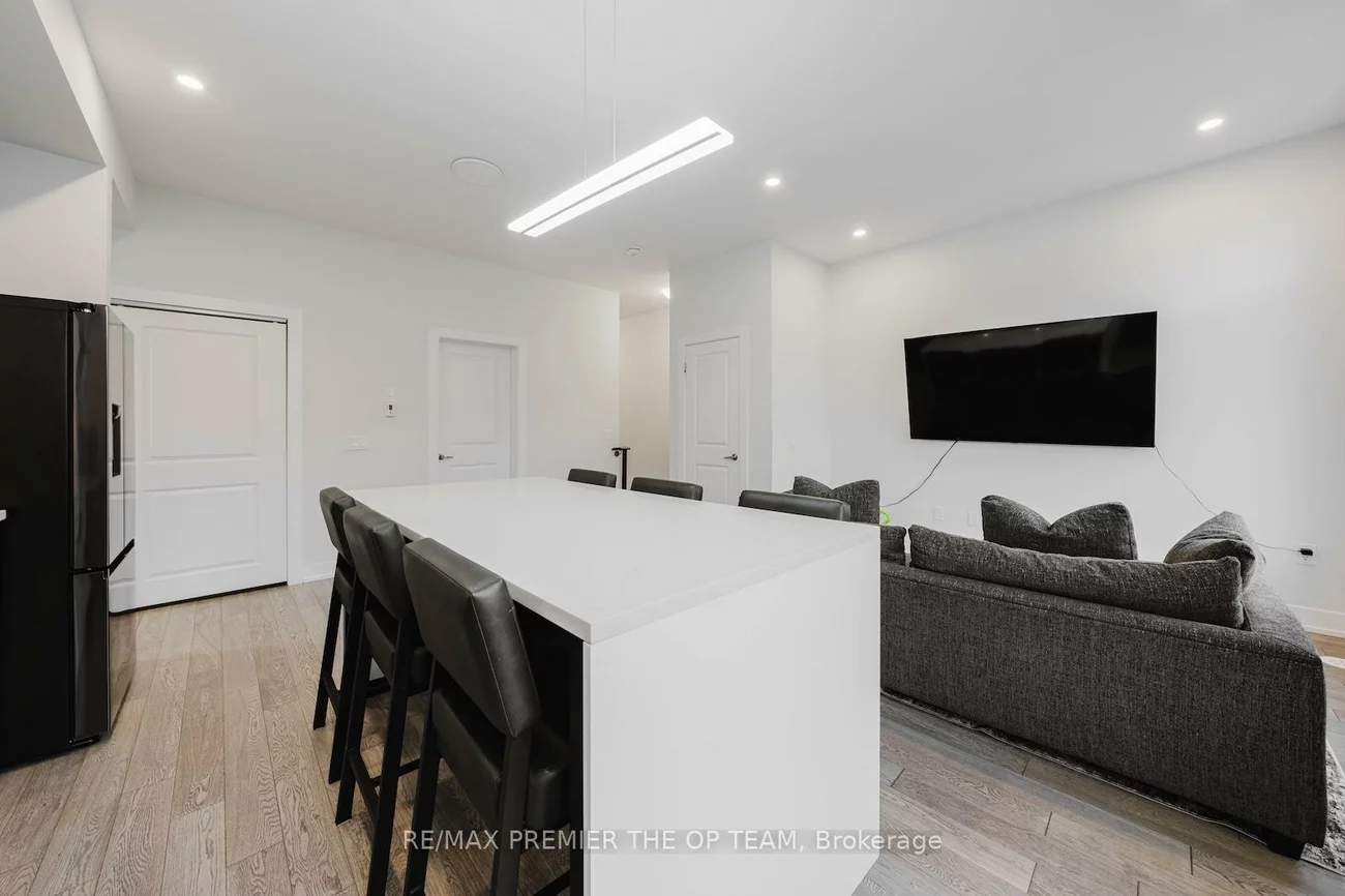 9580, Islington, Sonoma Heights, Vaughan