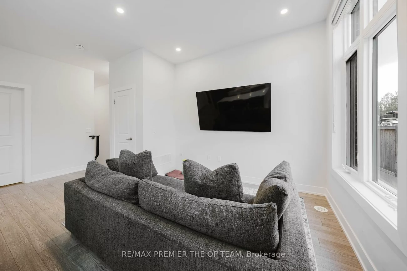 9580, Islington, Sonoma Heights, Vaughan