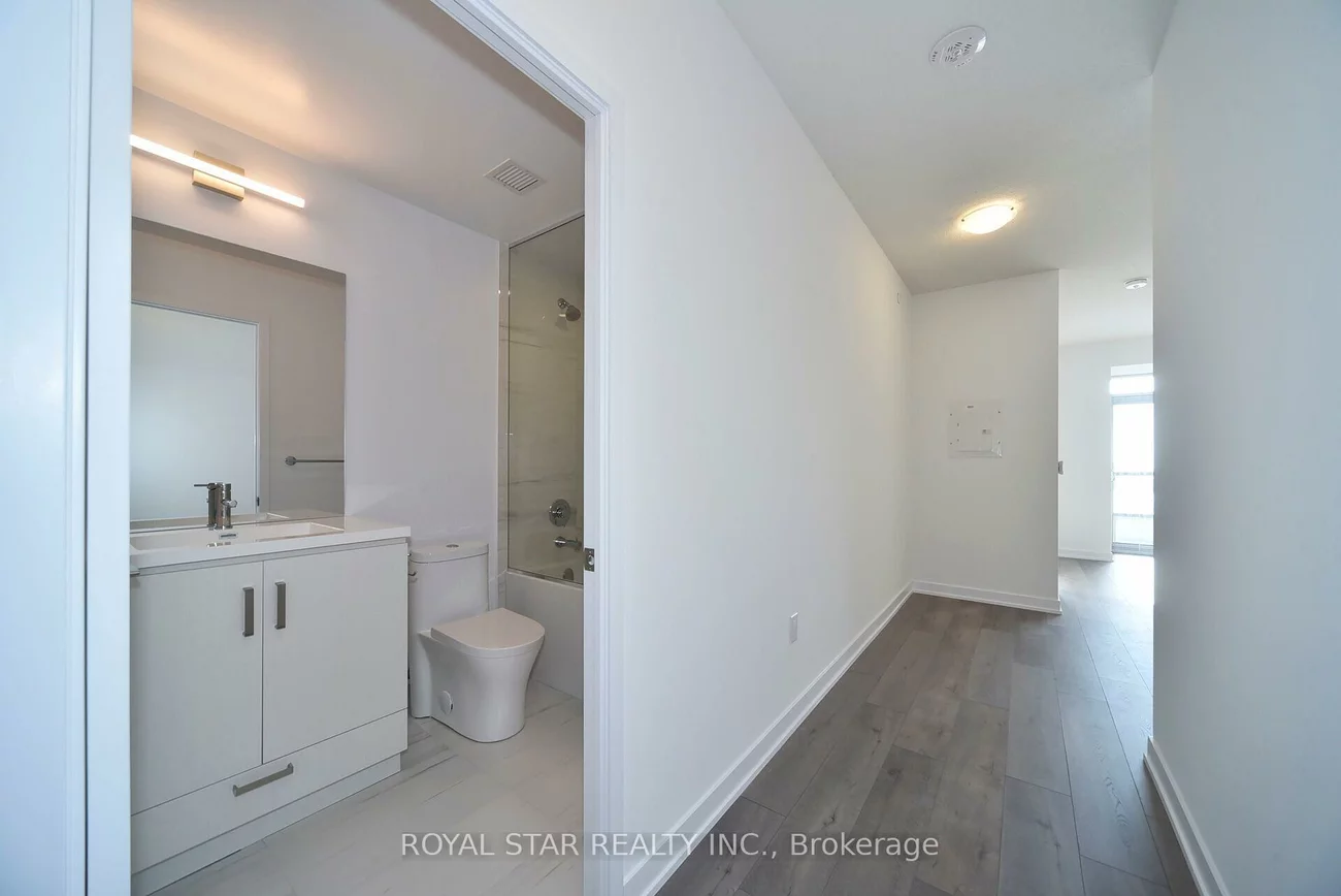 10, Honeycrisp, Vaughan Corporate Centre, Vaughan