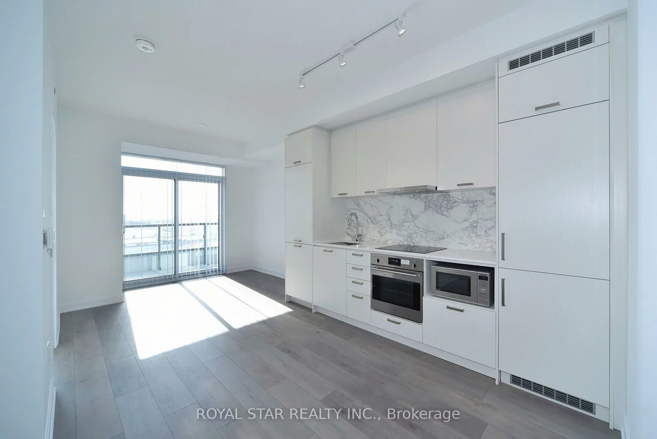 10, Honeycrisp, Vaughan Corporate Centre, Vaughan
