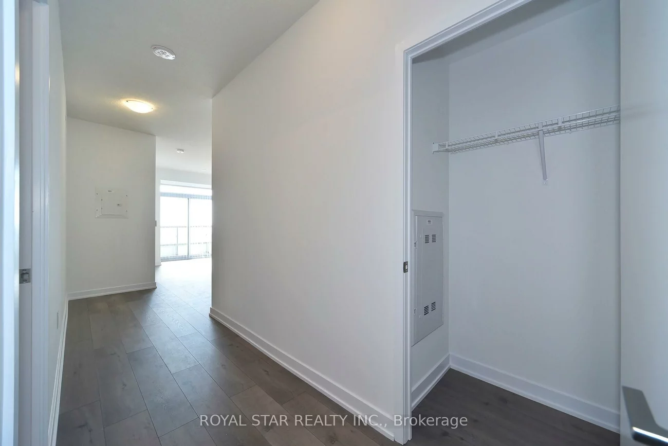 10, Honeycrisp, Vaughan Corporate Centre, Vaughan