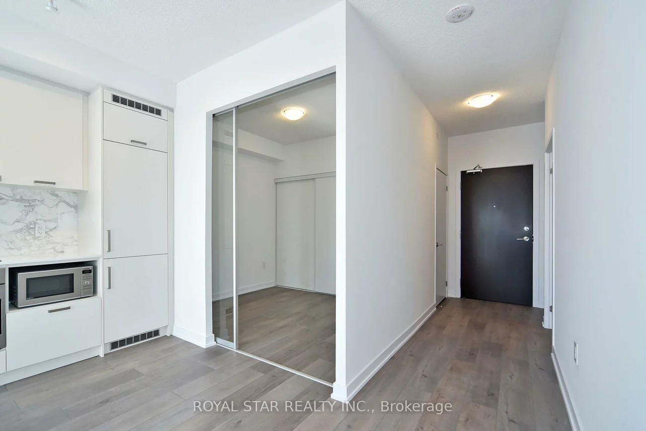 10, Honeycrisp, Vaughan Corporate Centre, Vaughan