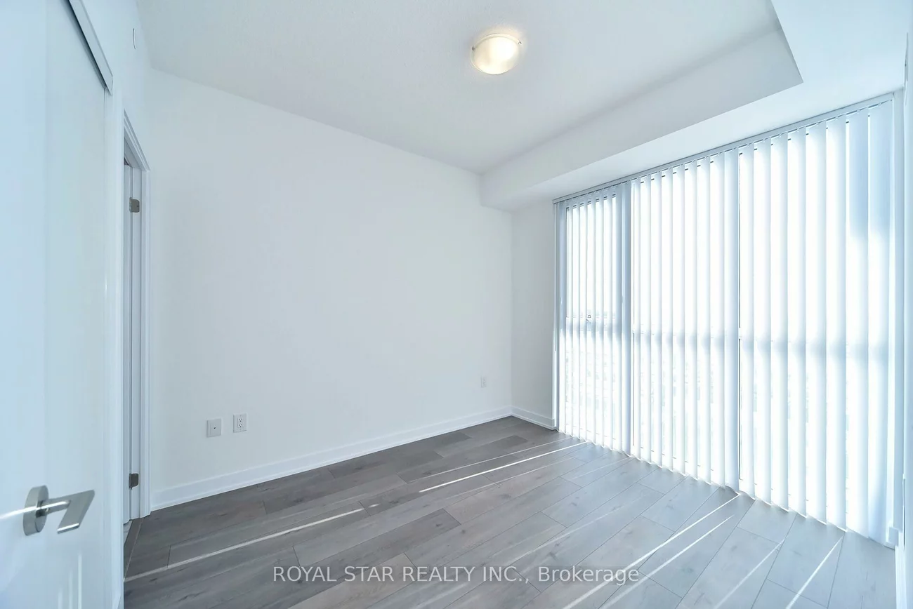 10, Honeycrisp, Vaughan Corporate Centre, Vaughan