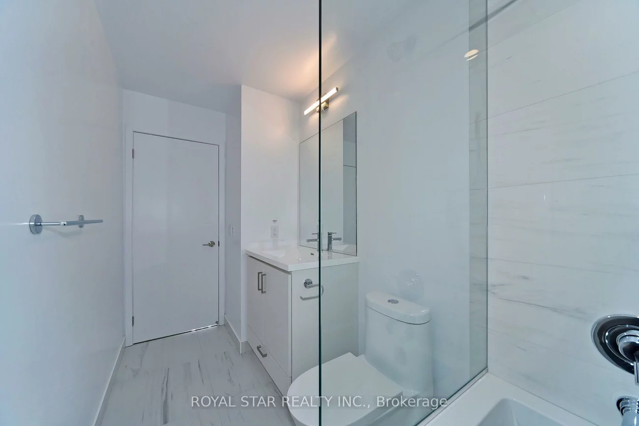 10, Honeycrisp, Vaughan Corporate Centre, Vaughan