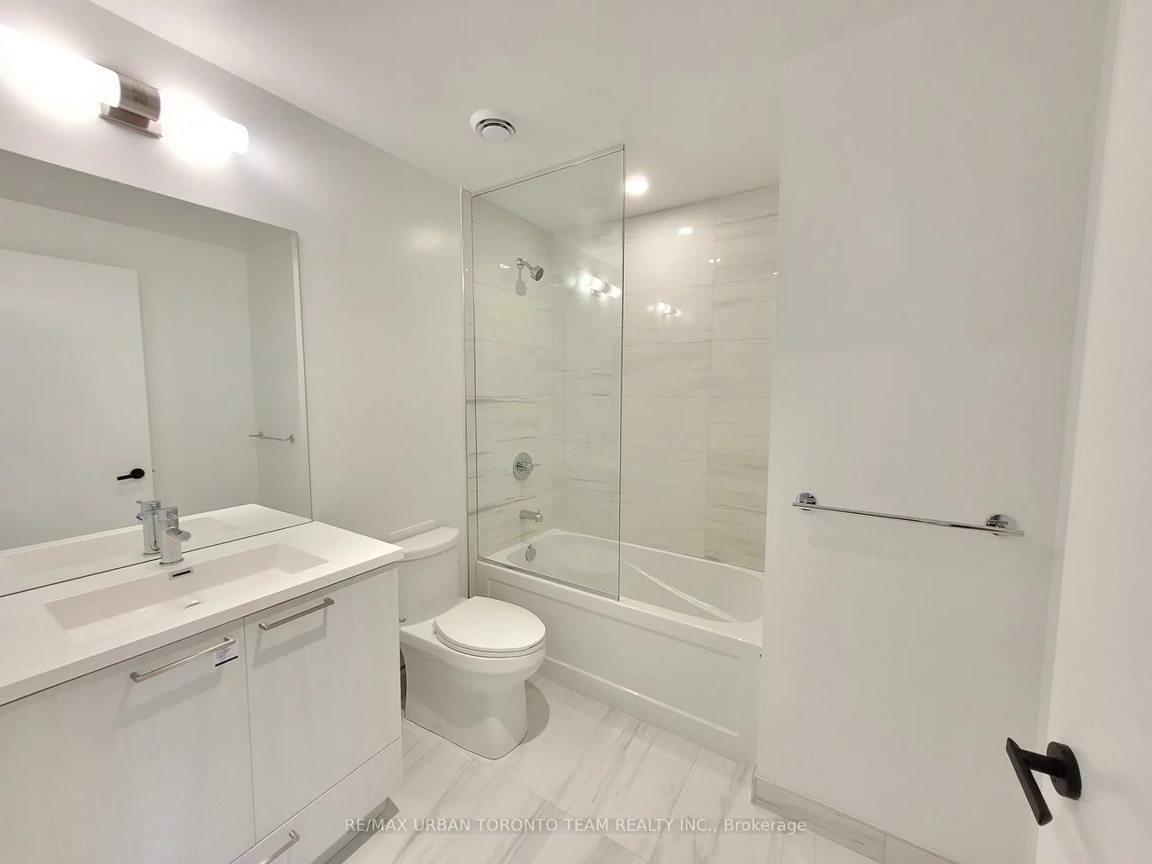 225, Commerce, Vaughan Corporate Centre, Vaughan