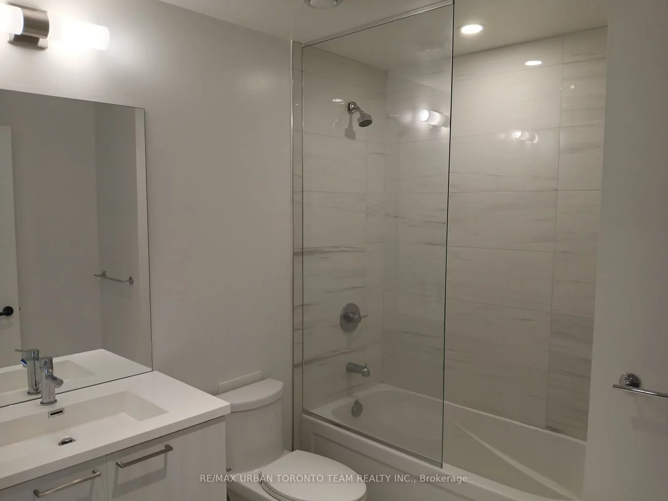 225, Commerce, Vaughan Corporate Centre, Vaughan