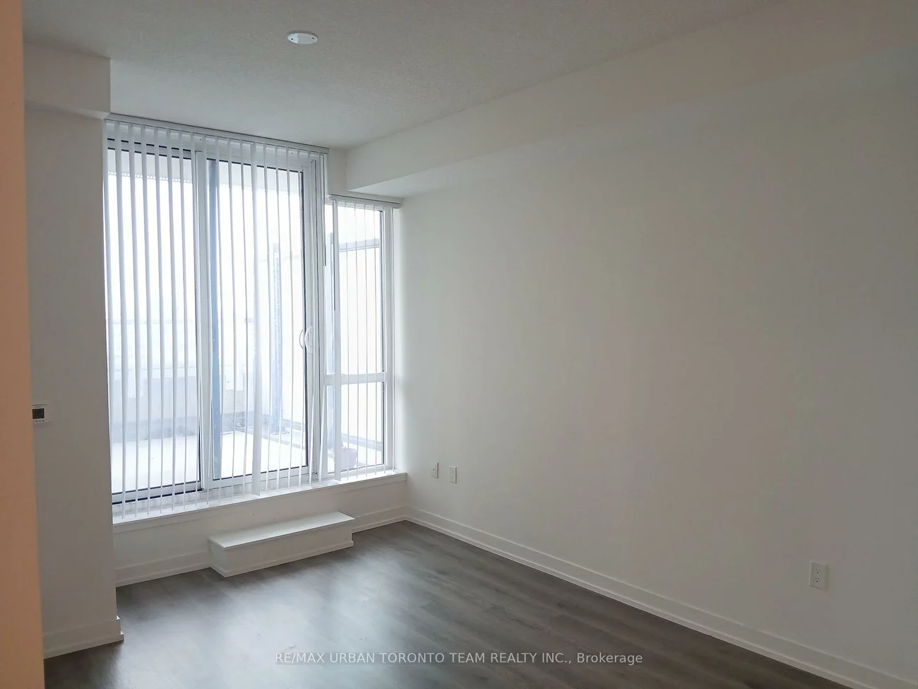 225, Commerce, Vaughan Corporate Centre, Vaughan