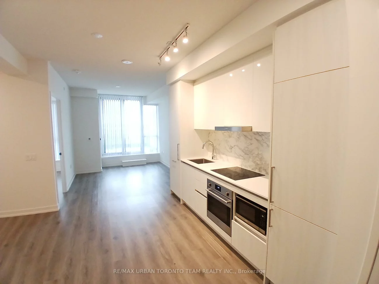 225, Commerce, Vaughan Corporate Centre, Vaughan
