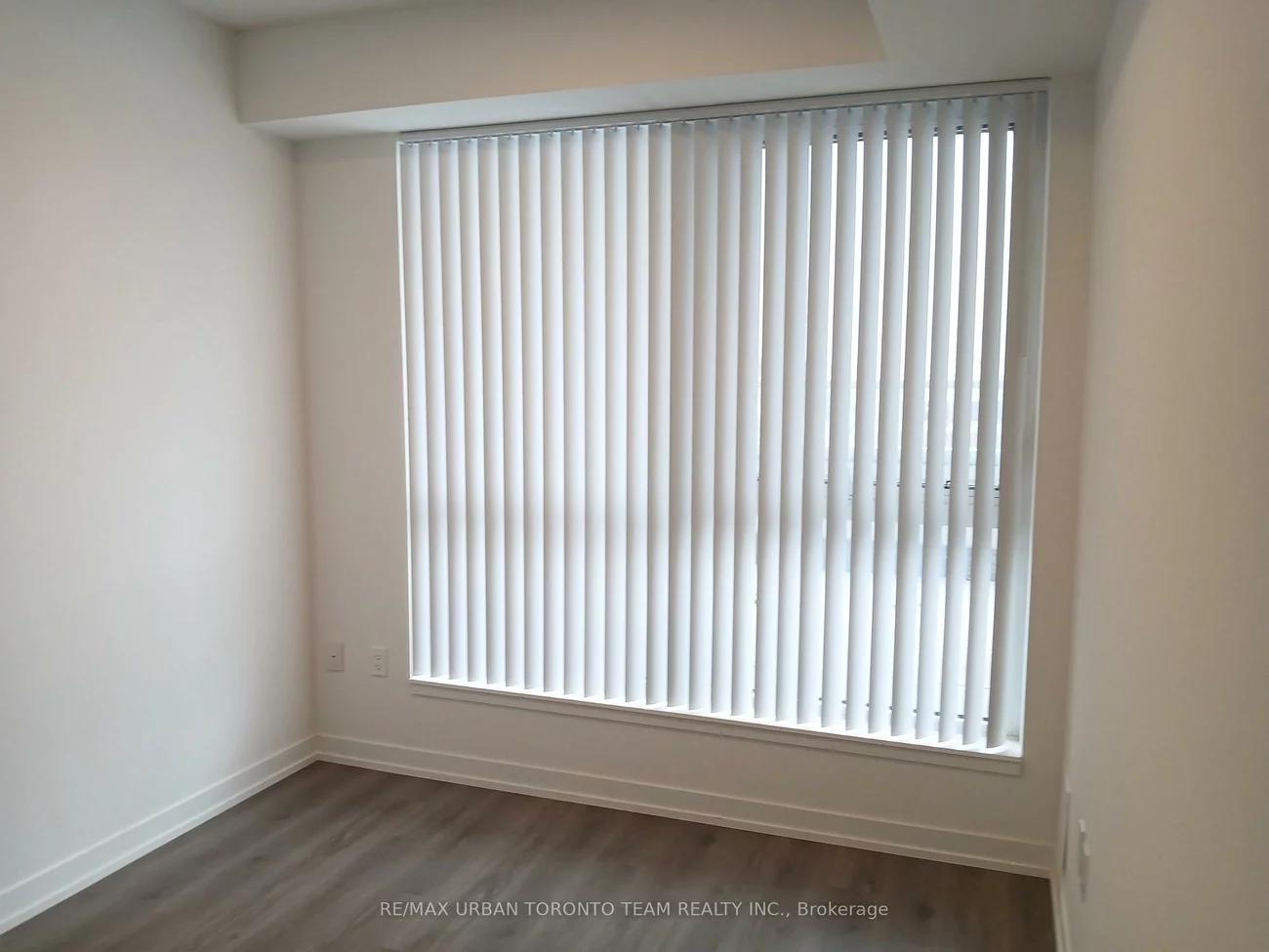 225, Commerce, Vaughan Corporate Centre, Vaughan