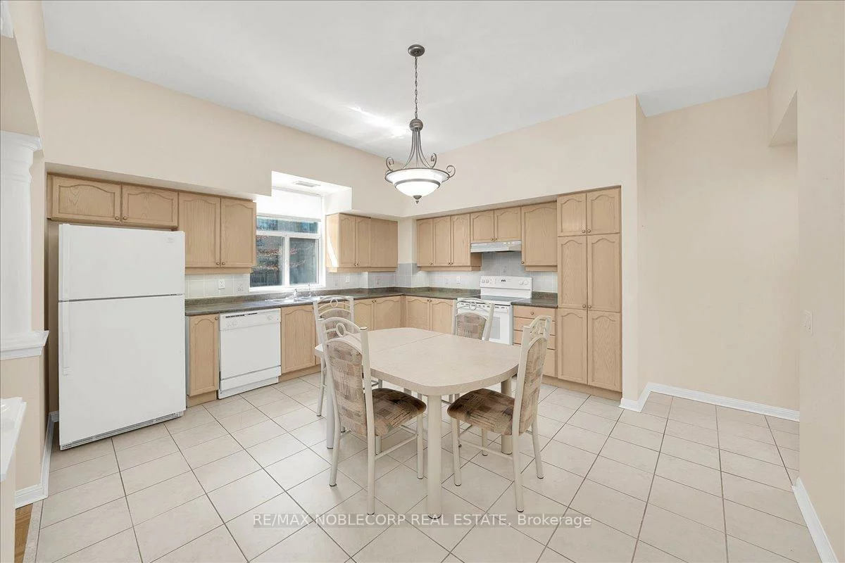 2502, Rutherford, Maple, Vaughan