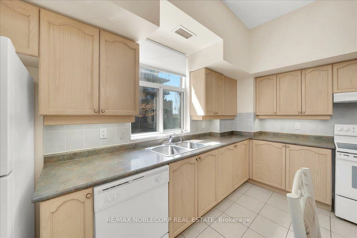 2502, Rutherford, Maple, Vaughan