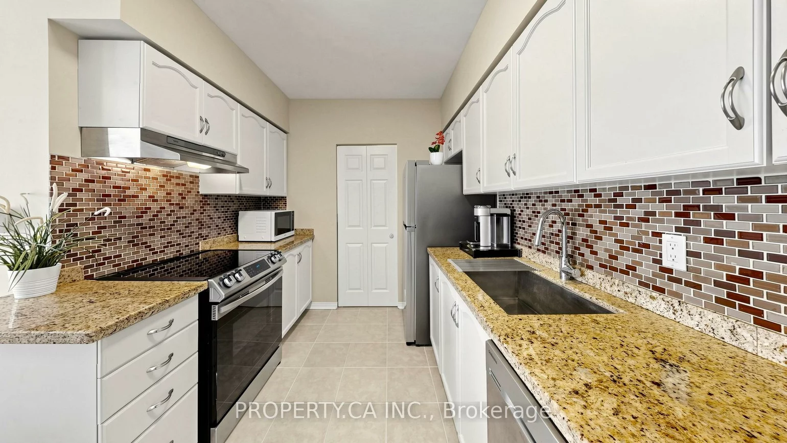 7398, Yonge, Crestwood-Springfarm-Yorkhill, Vaughan