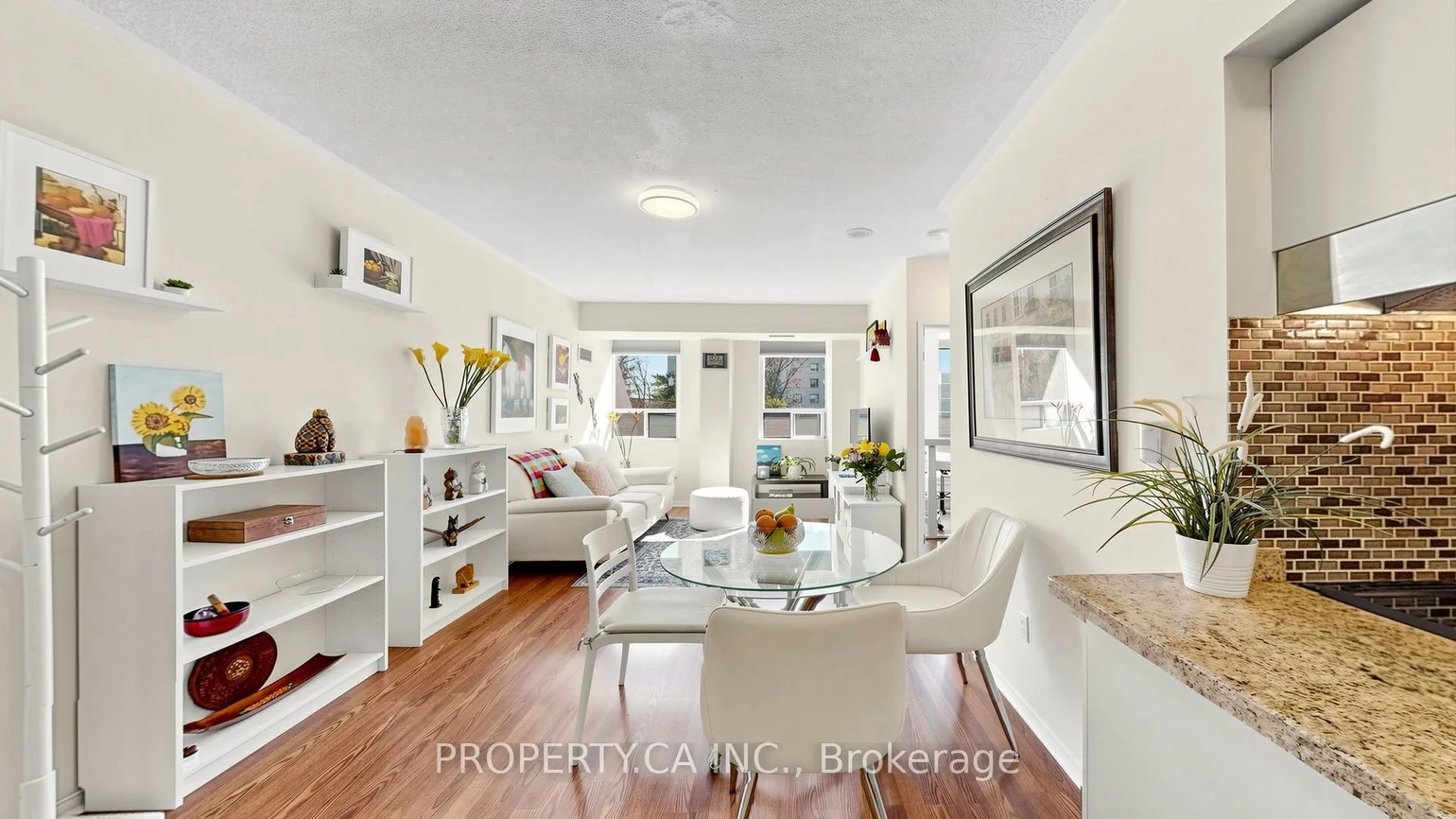 7398, Yonge, Crestwood-Springfarm-Yorkhill, Vaughan