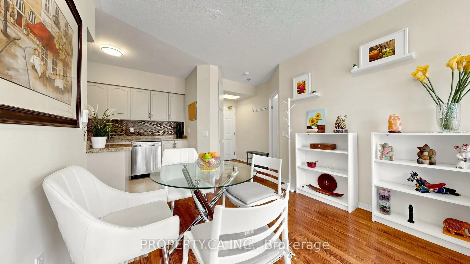 7398, Yonge, Crestwood-Springfarm-Yorkhill, Vaughan