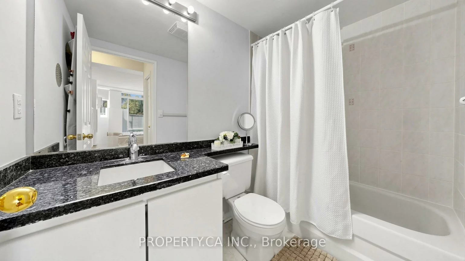 7398, Yonge, Crestwood-Springfarm-Yorkhill, Vaughan