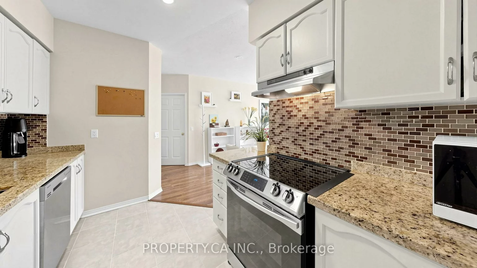 7398, Yonge, Crestwood-Springfarm-Yorkhill, Vaughan