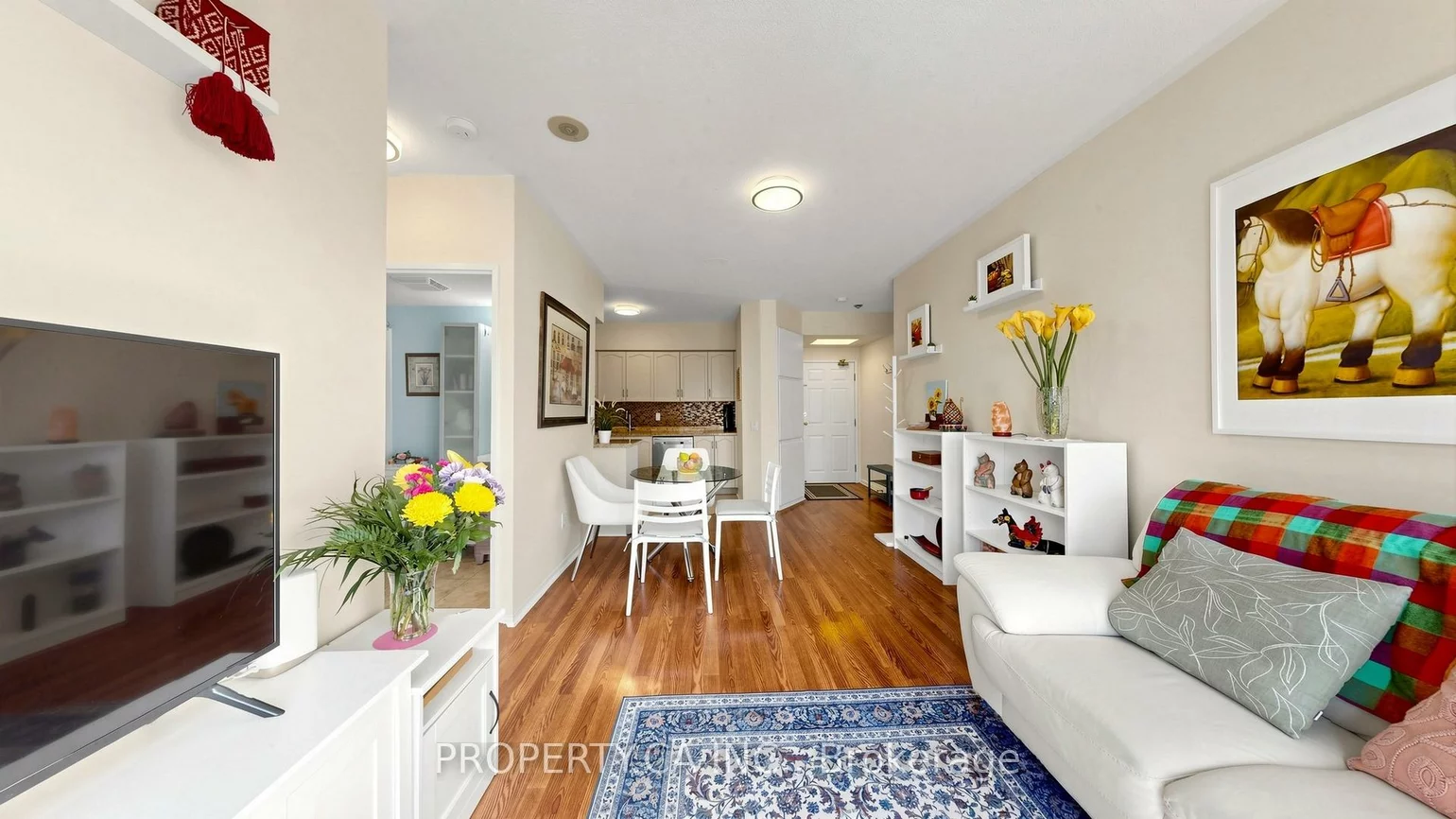 7398, Yonge, Crestwood-Springfarm-Yorkhill, Vaughan