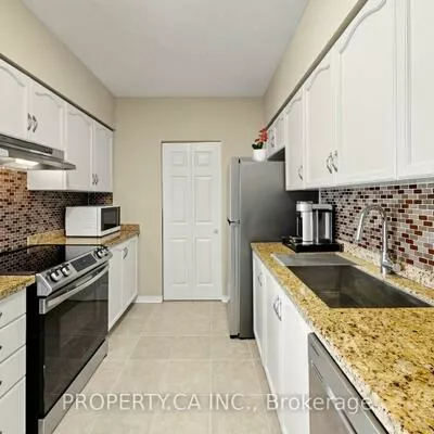 7398, Yonge, Crestwood-Springfarm-Yorkhill, Vaughan