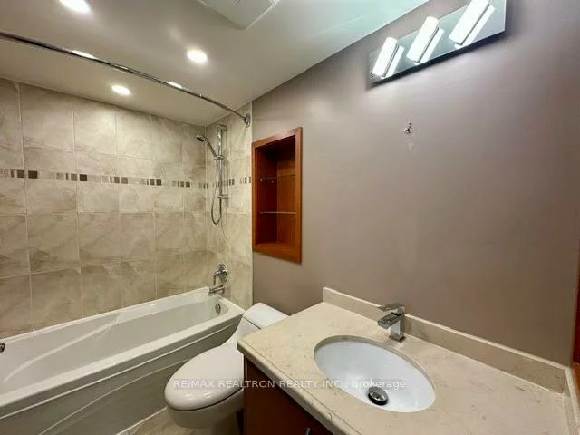 7440, Bathurst, Brownridge, Vaughan