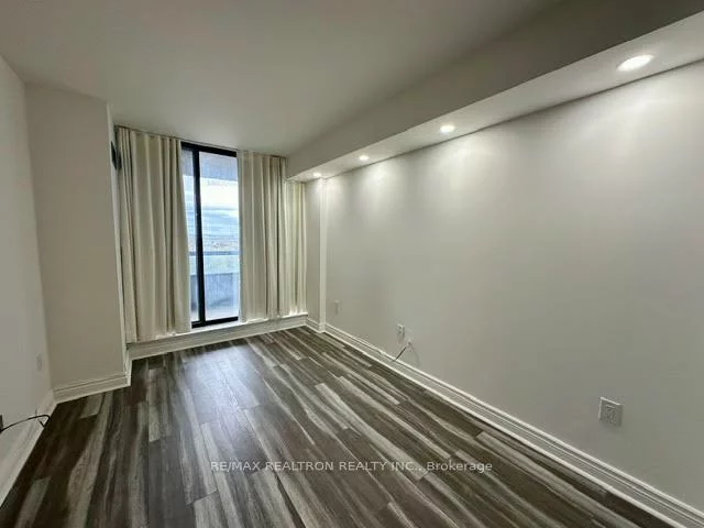 7440, Bathurst, Brownridge, Vaughan