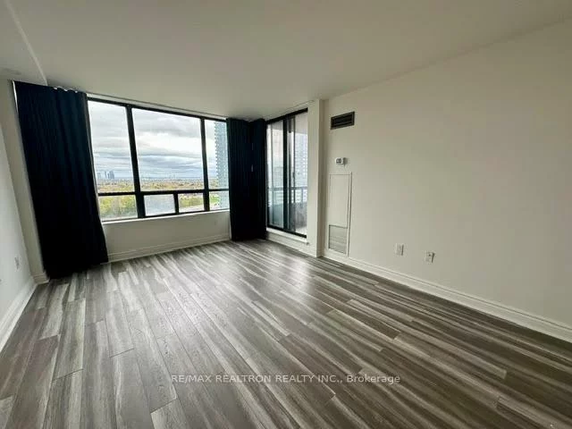 7440, Bathurst, Brownridge, Vaughan