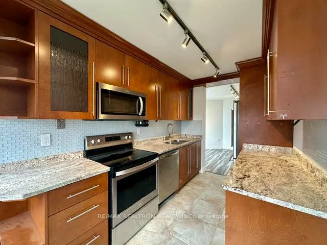 7440, Bathurst, Brownridge, Vaughan