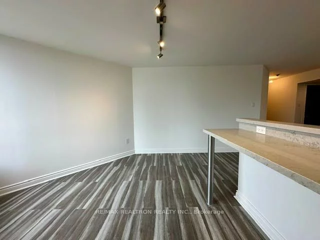 7440, Bathurst, Brownridge, Vaughan